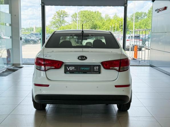 Kia Rio III Рестайлинг с пробегом 2015 года, цена 1 220 000 рублей, 28904 км, седан, Автокод Объявления