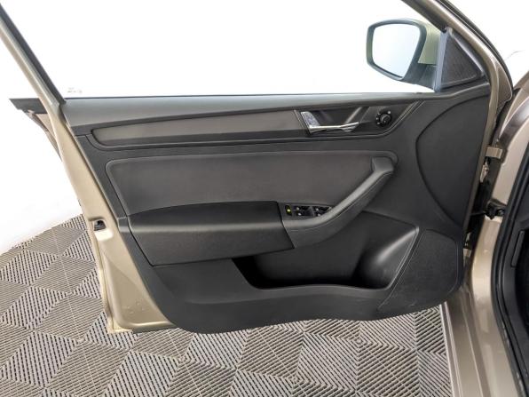 Skoda Rapid II с пробегом 2021 года, цена 1 820 000 рублей, 66516 км, лифтбек, Автокод Объявления