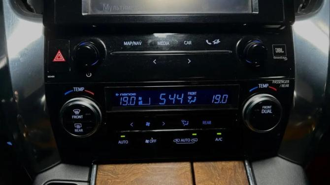 Toyota Alphard III с пробегом 2015 года, цена 3 250 000 рублей, 376772 км, минивэн, Автокод Объявления