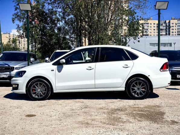 Volkswagen Polo V Рестайлинг с пробегом 2016 года, цена 1 029 000 рублей, 96000 км, седан, Автокод Объявления