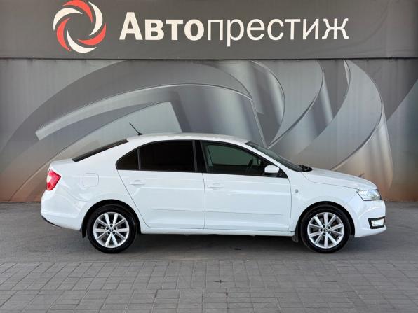 Skoda Rapid I с пробегом 2015 года, цена 1 050 000 рублей, 227995 км, лифтбек, Автокод Объявления