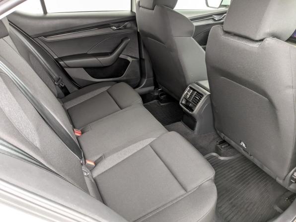 Skoda Octavia IV (A8) с пробегом 2021 года, цена 2 360 000 рублей, 53274 км, лифтбек, Автокод Объявления