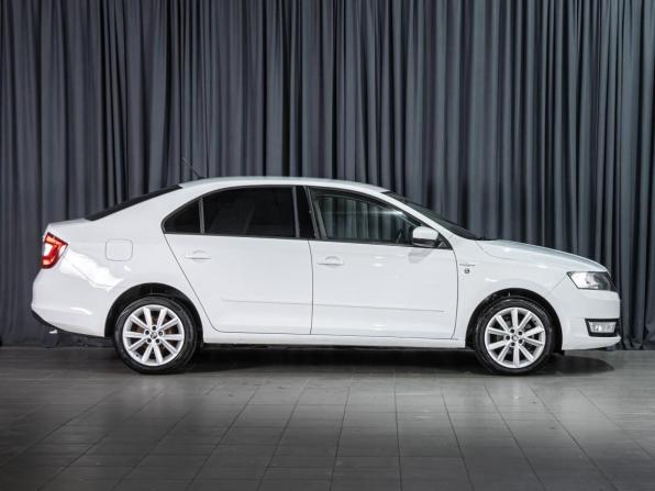 Skoda Rapid I с пробегом 2015 года, цена 999 000 рублей, 142665 км, лифтбек, Автокод Объявления