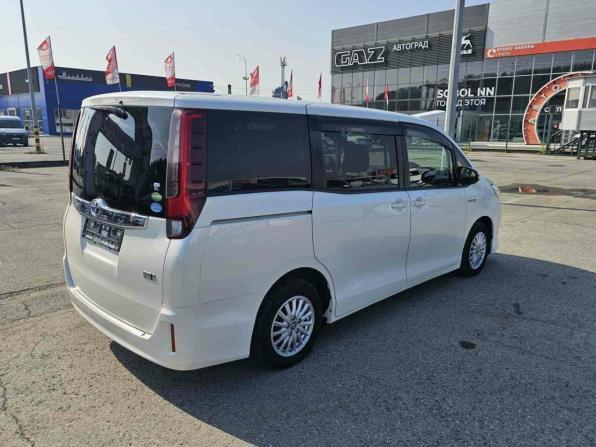 Toyota Noah III (R80) с пробегом 2015 года, цена 2 205 000 рублей, 192868 км, минивэн, Автокод Объявления