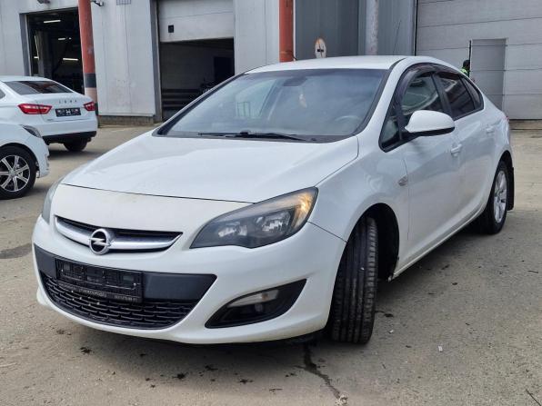 Opel Astra J Рестайлинг с пробегом 2014 года, цена 719 000 рублей, 277163 км, хэтчбек, Автокод Объявления