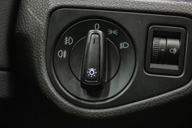 Volkswagen Golf VII Рестайлинг с пробегом 2017 года, цена 1 379 000 рублей, 185358 км, универсал, Автокод Объявления
