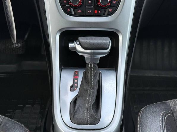 Opel Astra J Рестайлинг с пробегом 2013 года, цена 675 000 рублей, 185000 км, хэтчбек, Автокод Объявления