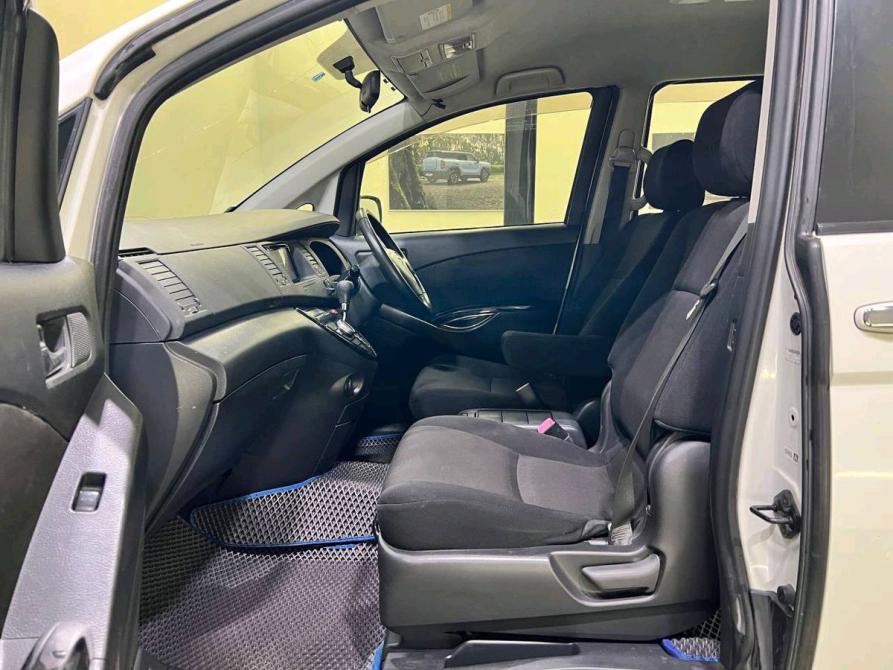 Toyota ISis I Рестайлинг Новосибирск  - изображение 15
