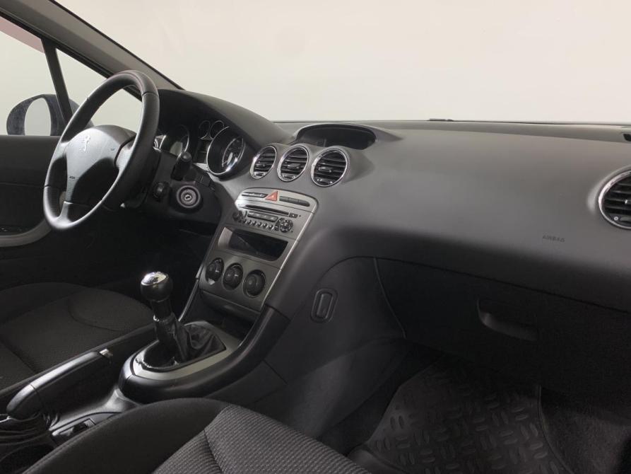Peugeot 408 I Москва  - изображение 13