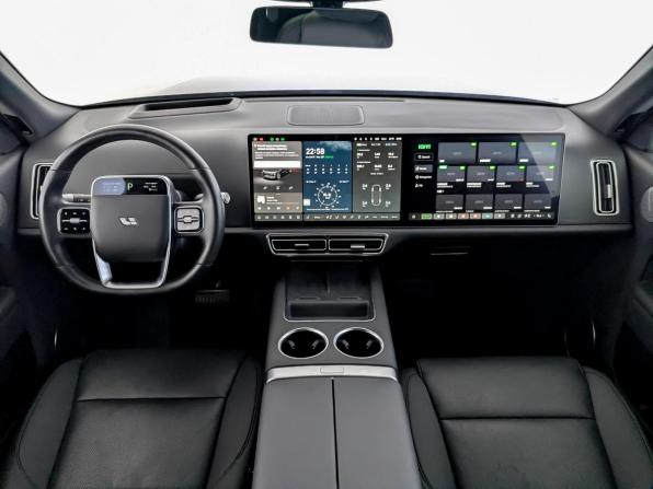 Li Auto (Lixiang) L9 I Рестайлинг с пробегом 2024 года, цена 7 463 000 рублей, 31720 км, внедорожник, Автокод Объявления