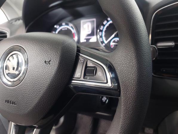 Skoda Karoq I с пробегом 2020 года, цена 2 355 000 рублей, 66800 км, внедорожник, Автокод Объявления