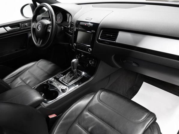 Volkswagen Touareg II с пробегом 2011 года, цена 1 795 000 рублей, 285267 км, внедорожник, Автокод Объявления
