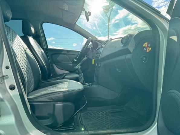 Renault Sandero II с пробегом 2015 года, цена 775 000 рублей, 113766 км, хэтчбек, Автокод Объявления