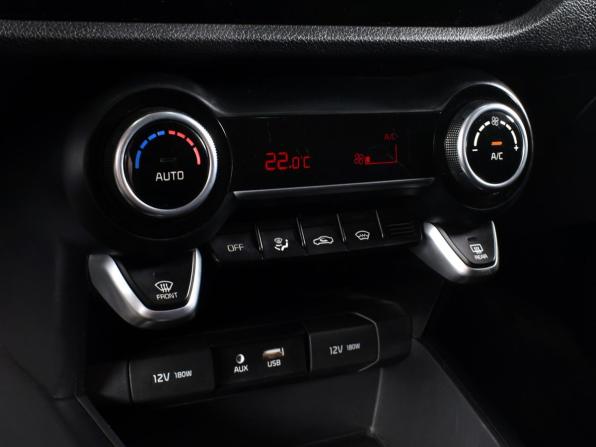Kia Rio IV с пробегом 2018 года, цена 1 349 999 рублей, 85106 км, хэтчбек, Автокод Объявления