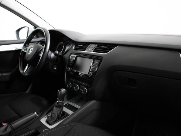 Skoda Octavia III (A7) с пробегом 2016 года, цена 1 627 000 рублей, 124407 км, лифтбек, Автокод Объявления