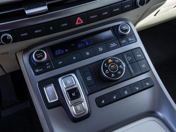 Hyundai Palisade I Рестайлинг с пробегом 2024 года, цена 7 300 000 рублей, 17021 км, внедорожник, Автокод Объявления