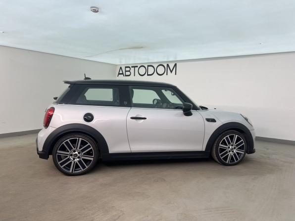 Mini Hatch III (F55/F56) Рестайлинг 2 с пробегом 2021 года, цена 3 850 000 рублей, 43068 км, хэтчбек, Автокод Объявления