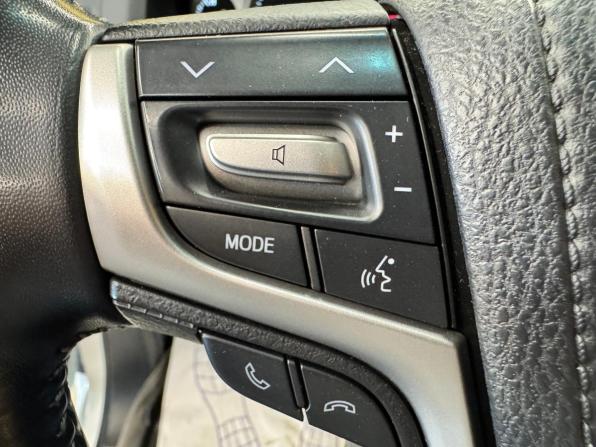 Toyota Land Cruiser 200 Series Рестайлинг 2 с пробегом 2019 года, цена 7 999 000 рублей, 150000 км, внедорожник, Автокод Объявления