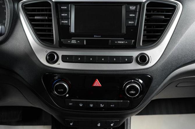 Hyundai Solaris II с пробегом 2017 года, цена 1 299 000 рублей, 116985 км, седан, Автокод Объявления