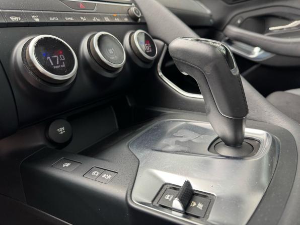 Jaguar E-Pace I с пробегом 2018 года, цена 2 600 000 рублей, 98855 км, внедорожник, Автокод Объявления