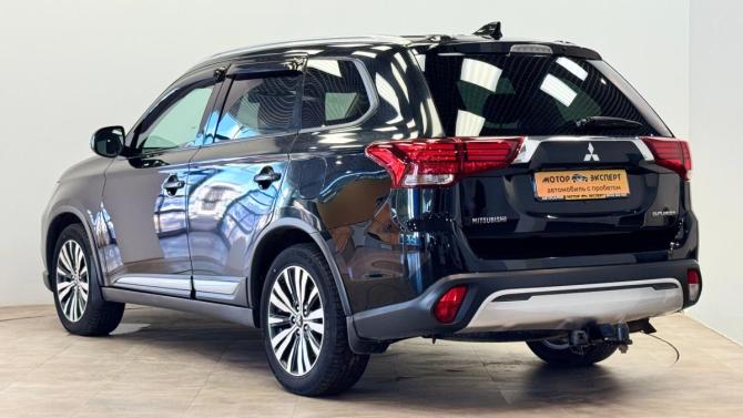 Mitsubishi Outlander III Рестайлинг 2 с пробегом 2018 года, цена 1 635 000 рублей, 216460 км, внедорожник, Автокод Объявления