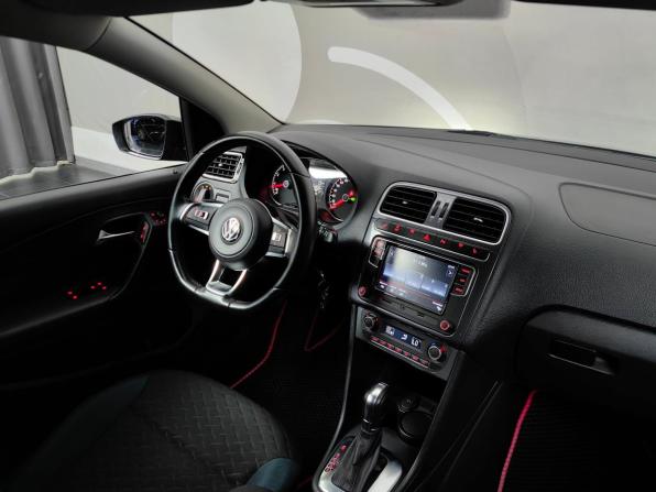 Volkswagen Polo V Рестайлинг с пробегом 2019 года, цена 1 345 000 рублей, 143676 км, седан, Автокод Объявления