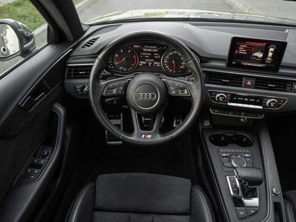Audi A4 V (B9) с пробегом 2018 года, цена 2 749 000 рублей, 164815 км, седан, Автокод Объявления