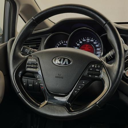 Kia Ceed II Рестайлинг с пробегом 2018 года, цена 1 495 000 рублей, 177545 км, универсал, Автокод Объявления