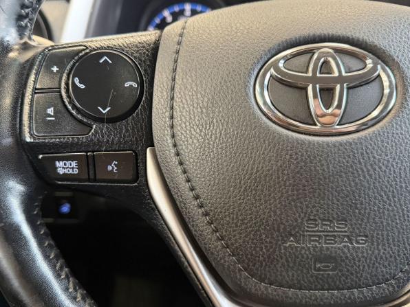 Toyota RAV4 IV (XA40) Рестайлинг с пробегом 2017 года, цена 1 770 000 рублей, 283000 км, внедорожник, Автокод Объявления
