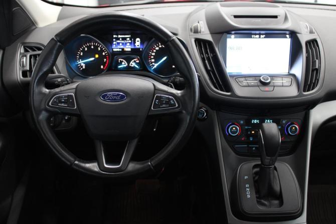 Ford Kuga II Рестайлинг с пробегом 2017 года, цена 1 598 000 рублей, 123000 км, внедорожник, Автокод Объявления