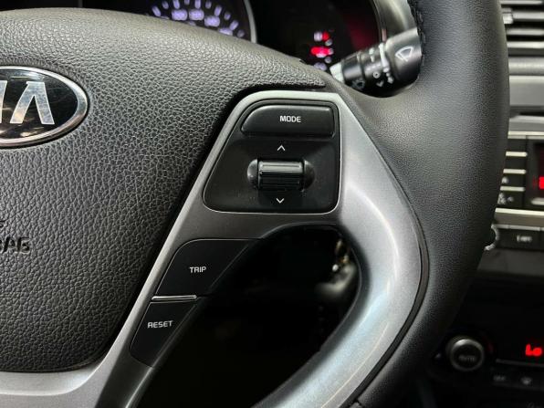 Kia Rio III Рестайлинг с пробегом 2016 года, цена 950 000 рублей, 172933 км, седан, Автокод Объявления