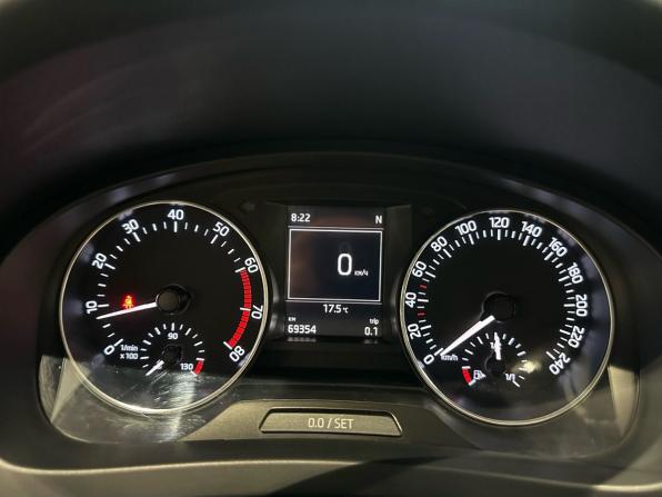 Skoda Rapid I с пробегом 2015 года, цена 1 270 000 рублей, 69353 км, лифтбек, Автокод Объявления