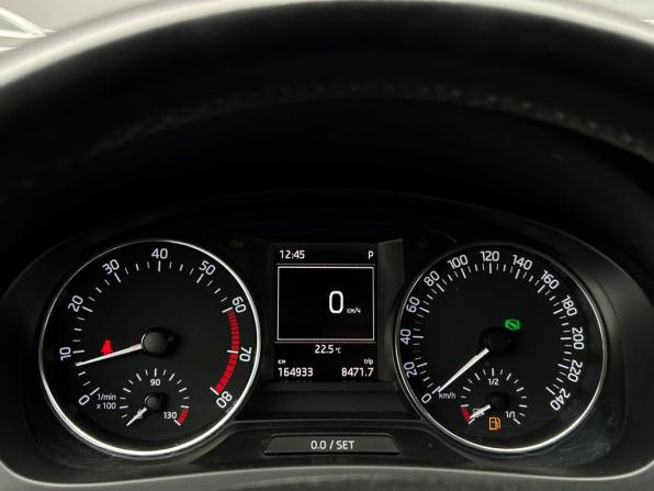 Skoda Rapid I с пробегом 2015 года, цена 896 300 рублей, 164933 км, лифтбек, Автокод Объявления