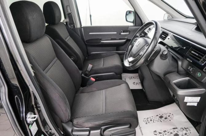 Honda Stepwgn V с пробегом 2016 года, цена 1 949 000 рублей, 107320 км, минивэн, Автокод Объявления