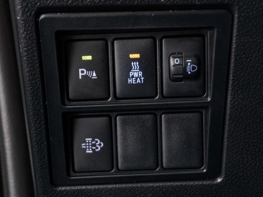 Toyota Hilux VIII Рестайлинг 2 Тюмень  - изображение 17