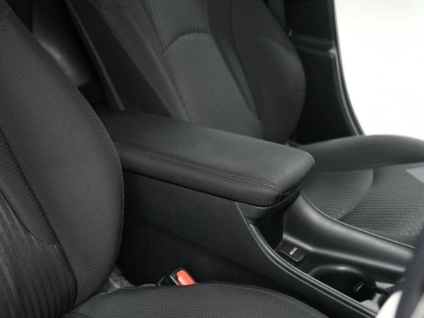 Toyota Prius IV (XW50) с пробегом 2017 года, цена 1 560 000 рублей, 162428 км, лифтбек, Автокод Объявления