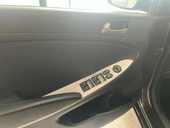 Hyundai Solaris I Рестайлинг с пробегом 2015 года, цена 635 900 рублей, 242656 км, седан, Автокод Объявления
