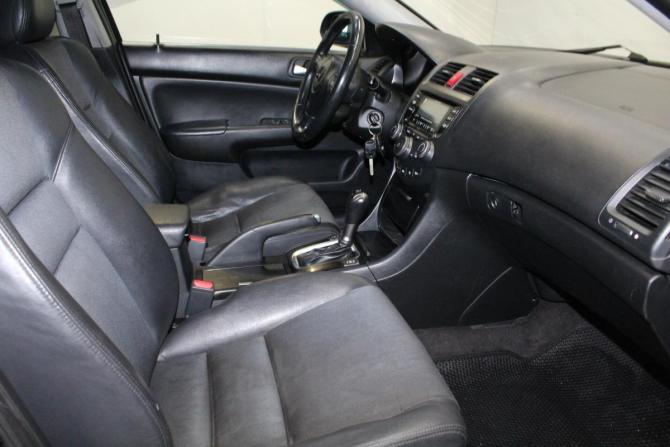 Honda Accord VII Рестайлинг с пробегом 2007 года, цена 730 000 рублей, 427349 км, седан, Автокод Объявления
