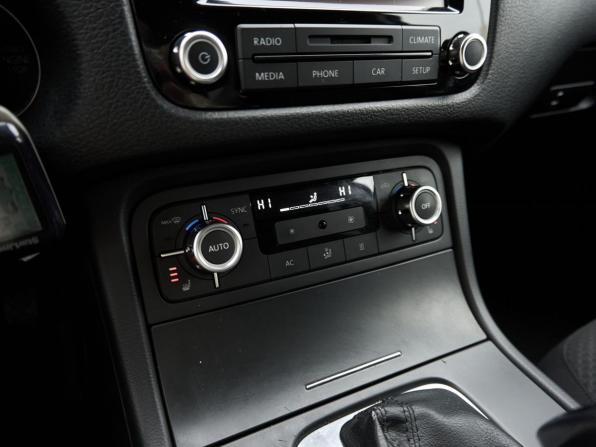 Volkswagen Touareg II с пробегом 2012 года, цена 1 815 000 рублей, 296724 км, внедорожник, Автокод Объявления