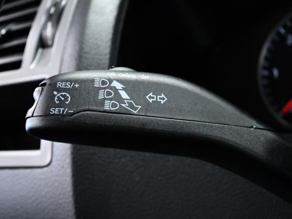 Volkswagen Multivan T5 Рестайлинг с пробегом 2012 года, цена 1 420 000 рублей, 341926 км, минивэн, Автокод Объявления