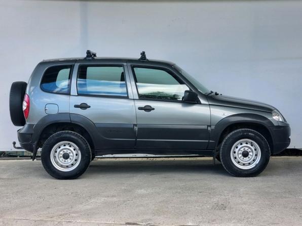 Chevrolet Niva I Рестайлинг с пробегом 2018 года, цена 690 000 рублей, 118654 км, внедорожник, Автокод Объявления