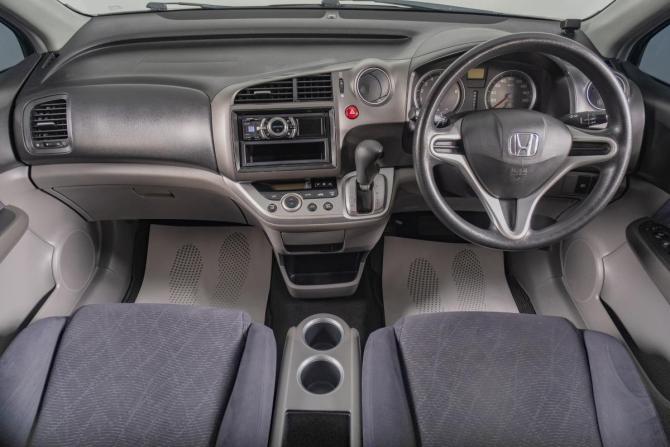 Honda Stream II Рестайлинг с пробегом 2011 года, цена 1 099 000 рублей, 251000 км, компактвэн, Автокод Объявления