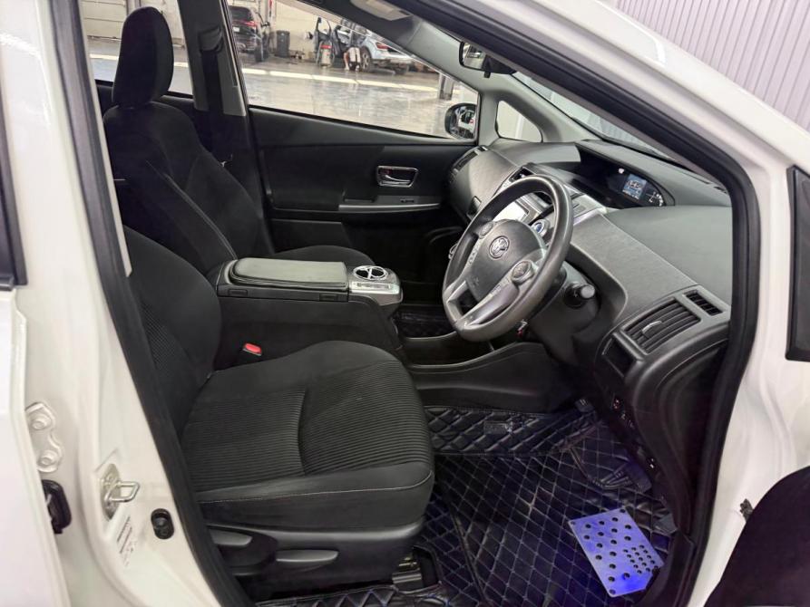 Toyota Prius Alpha I (ZVW40/41) Рестайлинг Краснодар  - изображение 12