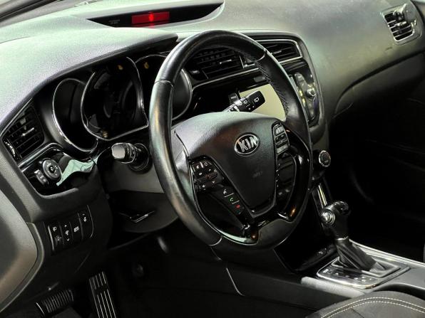 Kia Ceed II Рестайлинг с пробегом 2018 года, цена 1 635 000 рублей, 95000 км, хэтчбек, Автокод Объявления