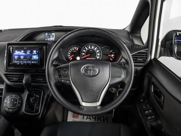 Toyota Noah III (R80) Рестайлинг с пробегом 2020 года, цена 2 170 300 рублей, 150748 км, минивэн, Автокод Объявления