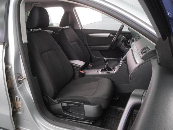 Volkswagen Passat B7 с пробегом 2012 года, цена 1 113 000 рублей, 141973 км, седан, Автокод Объявления