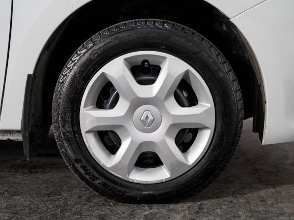 Renault Logan II с пробегом 2017 года, цена 750 500 рублей, 81288 км, седан, Автокод Объявления