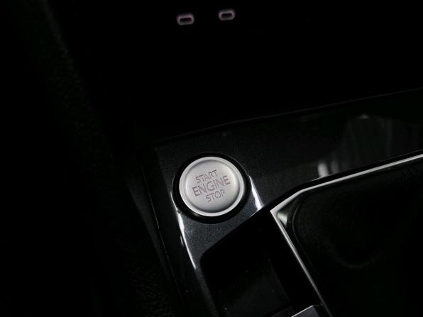 Volkswagen Tiguan II Рестайлинг с пробегом 2021 года, цена 3 520 000 рублей, 51392 км, внедорожник, Автокод Объявления