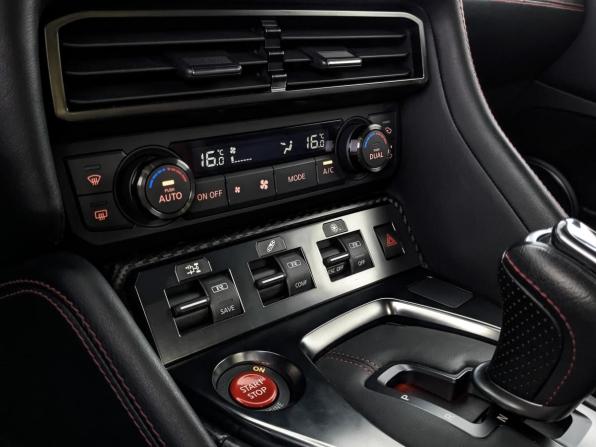 Nissan GT-R I Рестайлинг 3 с пробегом 2017 года, цена 17 000 000 рублей, 2136 км, купе, Автокод Объявления