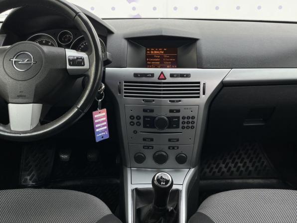 Opel Astra H Рестайлинг с пробегом 2011 года, цена 600 000 рублей, 173960 км, седан, Автокод Объявления